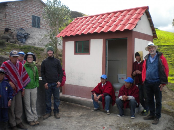 Inaugurados los baños de Cagrín Buena Fé