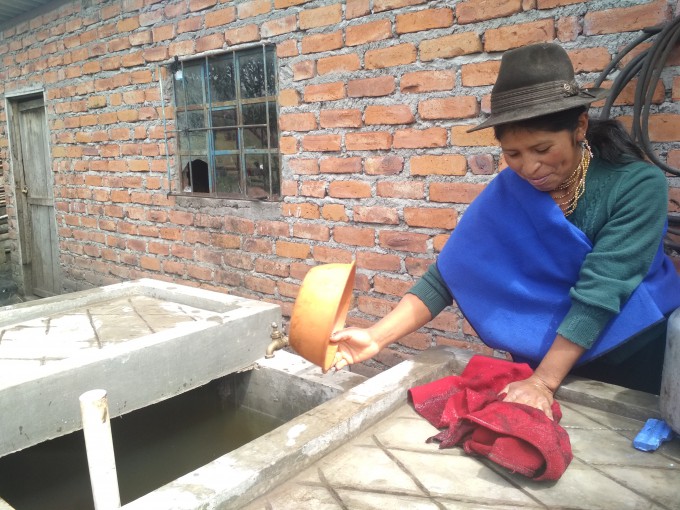 Bau von Waschplätzen und Wasserhochtanks in Cochaloma
