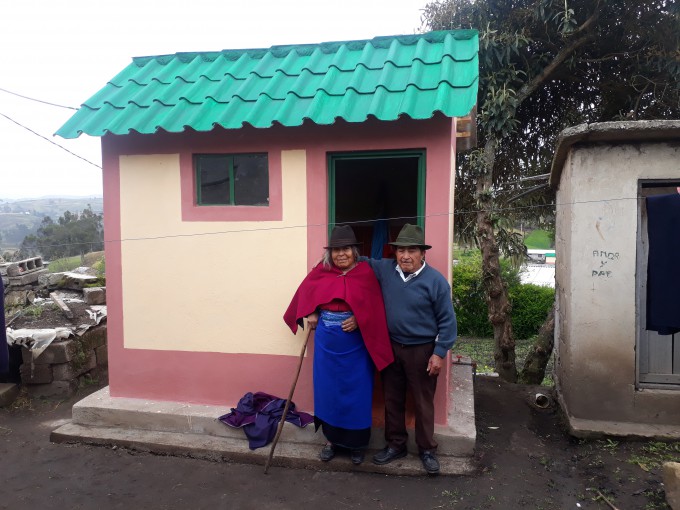 18 nuevas baterias sanitarias en Lupaxi Grande