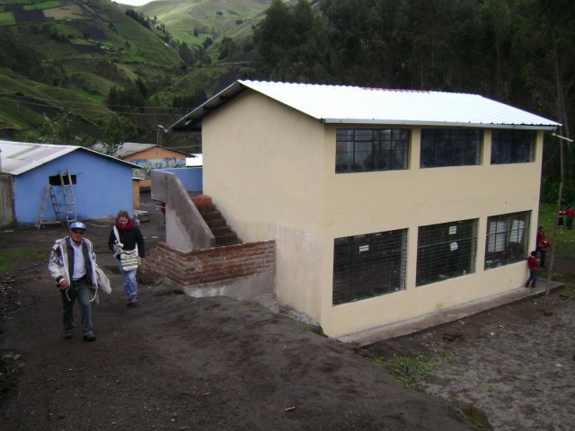 Inaugurada la nueva aula de Columbe Grande