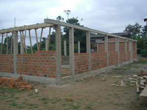 Eine neue Aula für die Schule in Nueva Union