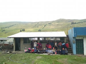 Fertigstellung des Klassenzimmers in Atillo