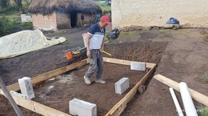 Iniziata la costruzione di nuovi bagni nel villaggio di Quishuar Maria Elena