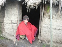 Francisco, uno de los mas ancianos de Esperanza recibió una visita médica en su domicilio