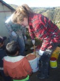 Voluntarios von Ayuda Directa bei der Arbeit