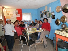 Un cafecito en nuestra casita de Esperanza con todos nuestros amigos