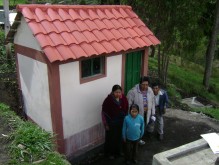 Hasta hoy construimos 130 baños en el sector donde trabajamos