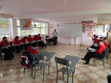 The students of Columbe Grande during a natural science class in th enew classroom that is constructed  by Ayuda Directa