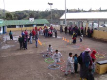 Los niños en una divertida carrera