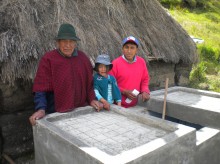 Wir haben ebenfalls 6 Waschplaetze aus Beton gebaut