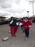 Los niños de Esperanza presentan su baile