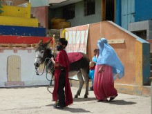 Maria y José en camino hacia Belén