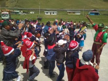 Pancho Potosí trajo desde Quito alegria a todos los niños y niñas de Atillo