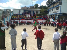 Pancho hace divertir a todos los presentes en La Esperanza