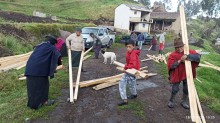 Llegan las alfanjias de madera para el techo